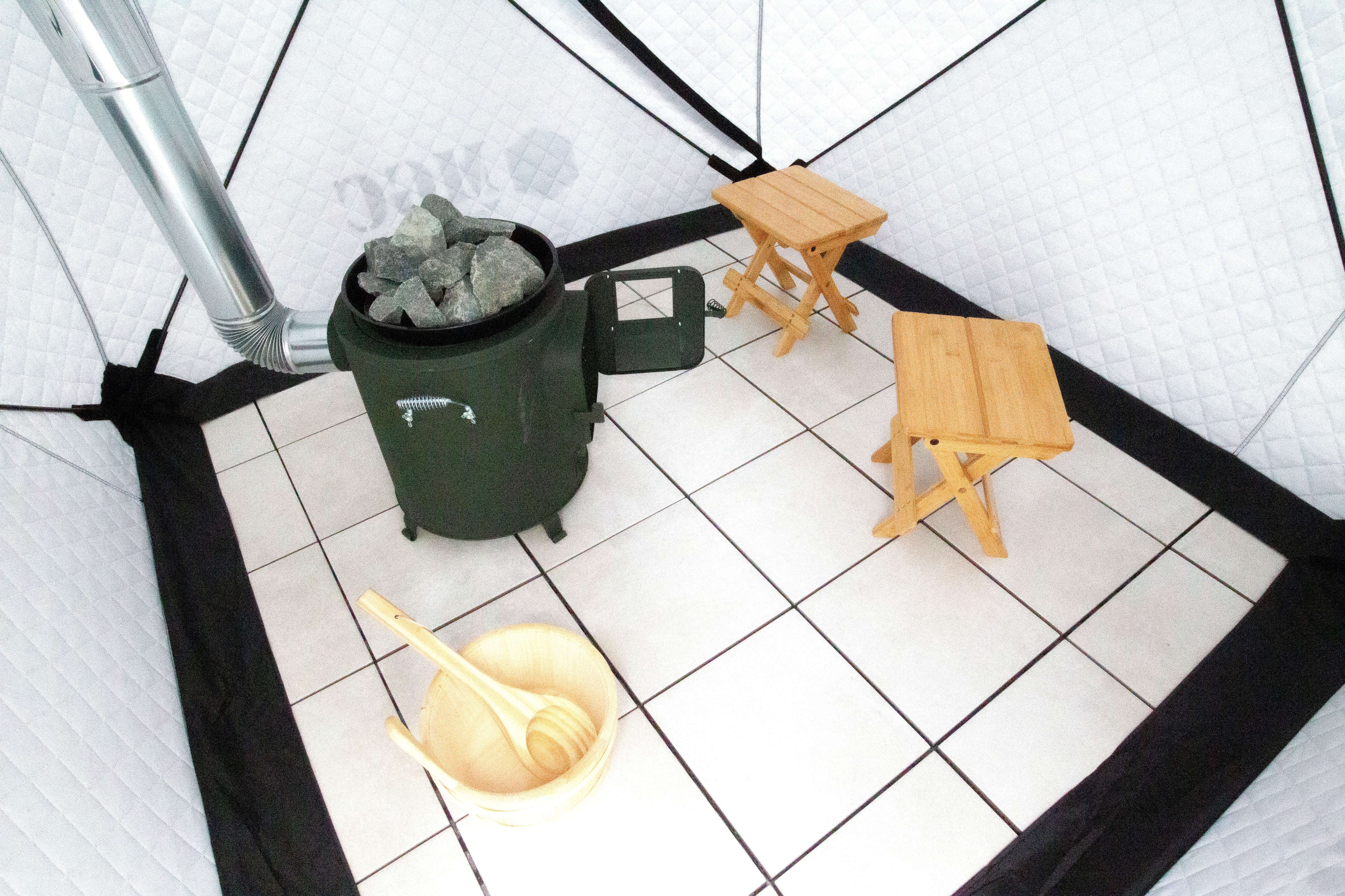 屋上の小型サウナ